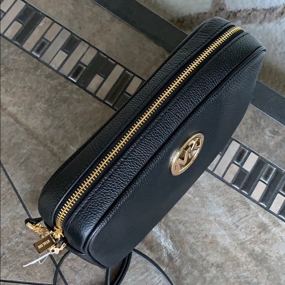 MICHAEL KORS FULTON LG EW CROSSBODY BLACK - Picture 6 of 16